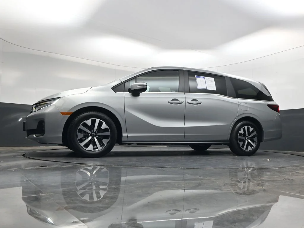 Used 2025 Solar Silver Metallic Honda EX-L image 42
