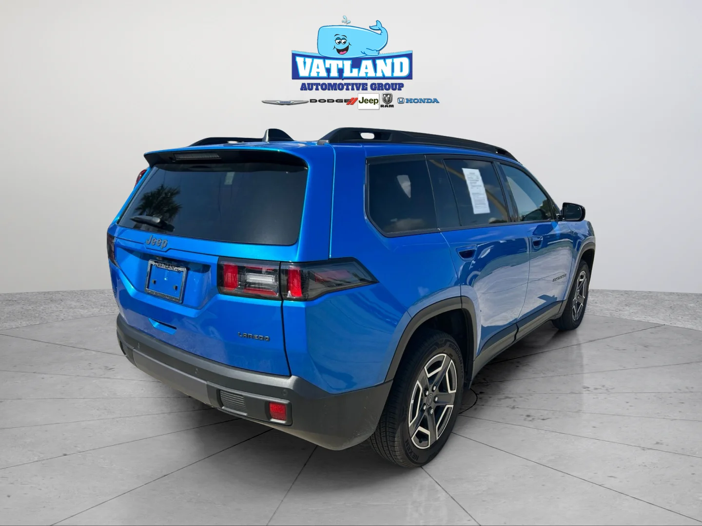 Used 2026 Blue Pearl Jeep Laredo image 5