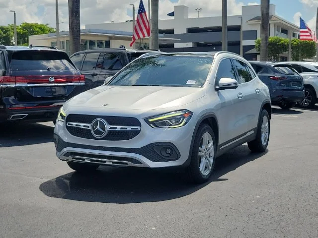Used 2021 Silver Mercedes-Benz GLA 250 image 31