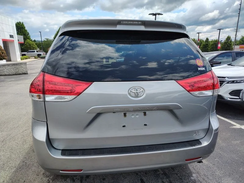 Used 2014 Silver Toyota LE image 4
