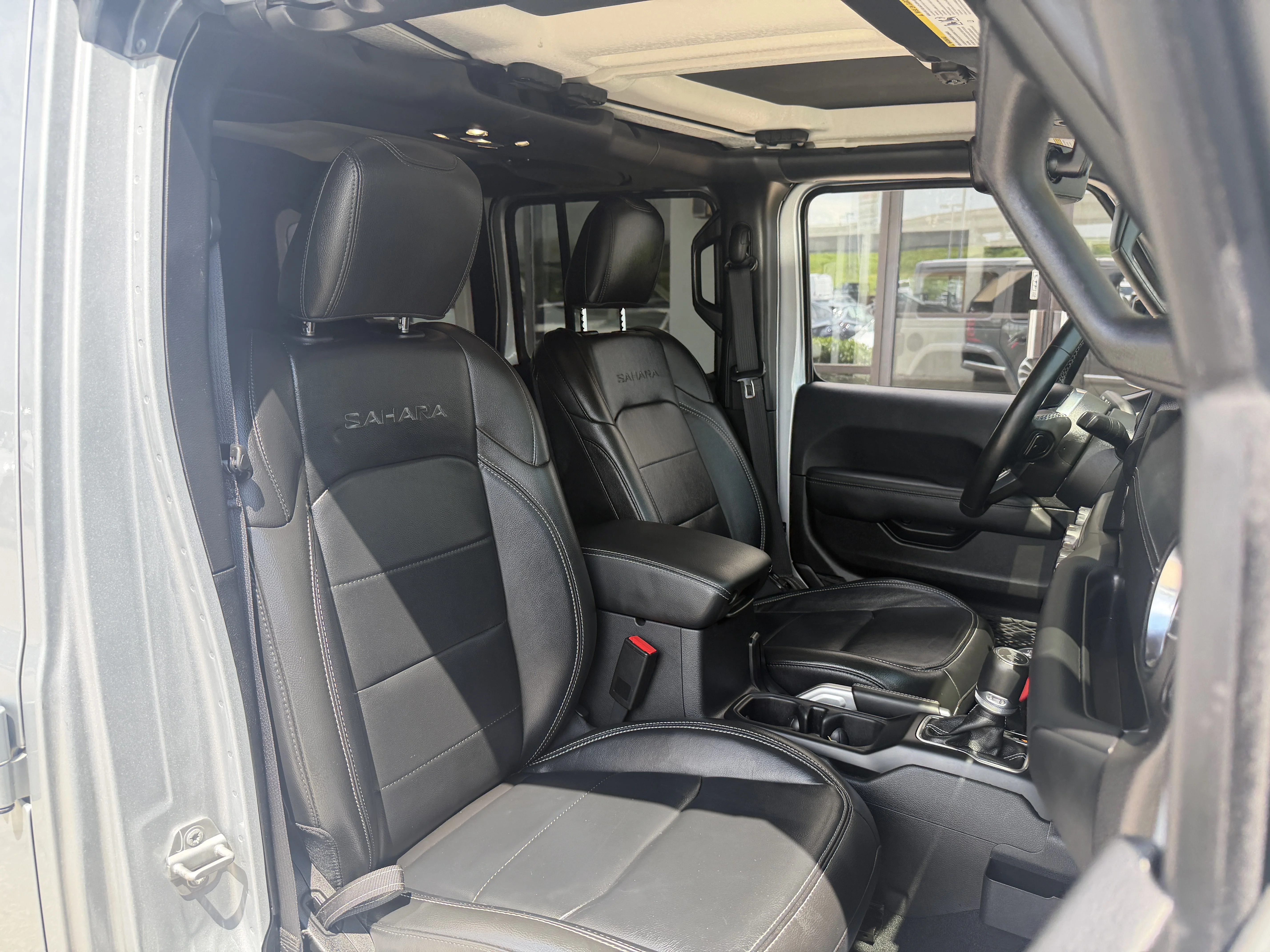 Used 2022 Silver Zynith Clearcoat Jeep Unlimited Sahara image 28
