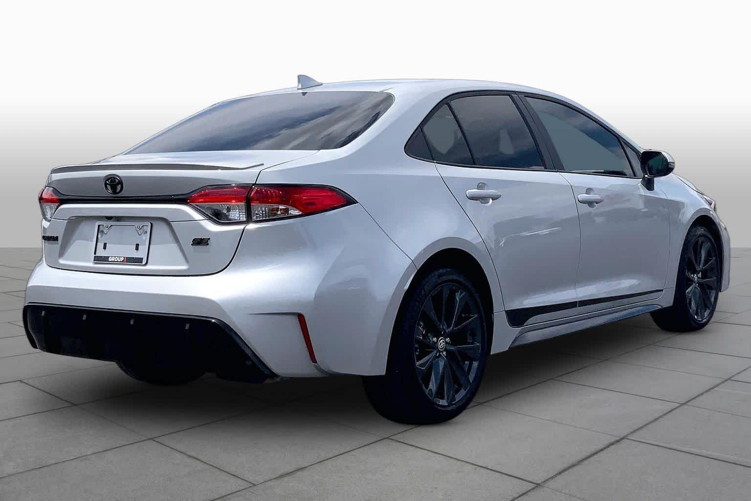 Used 2023 Classic Silver Metallic Toyota SE image 13