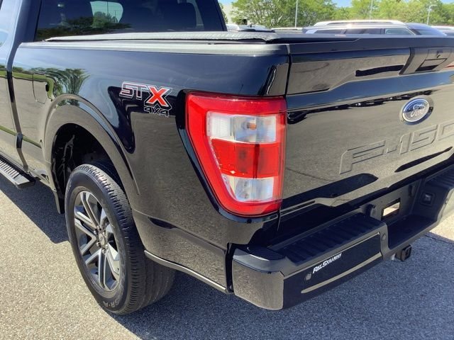 Used 2022 Black Metallic Ford XL image 31