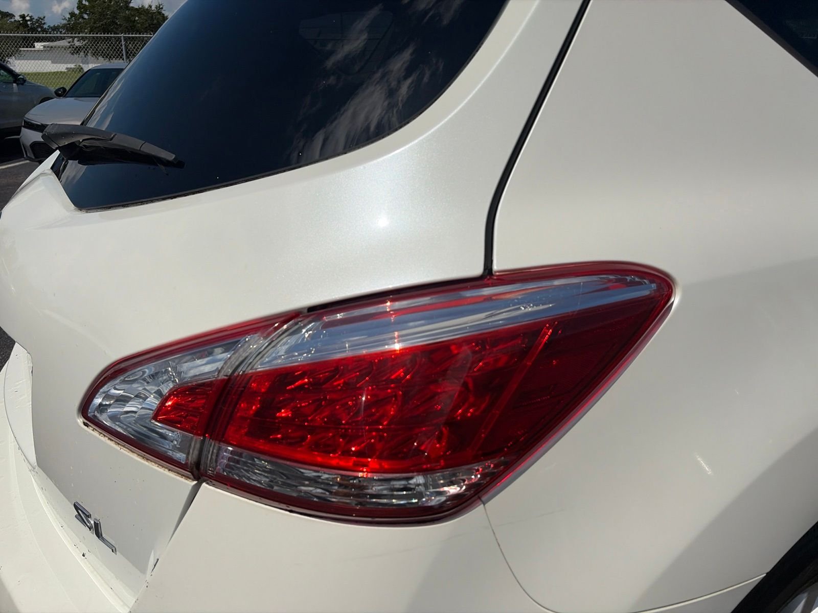 Used 2012 White Nissan SL image 15