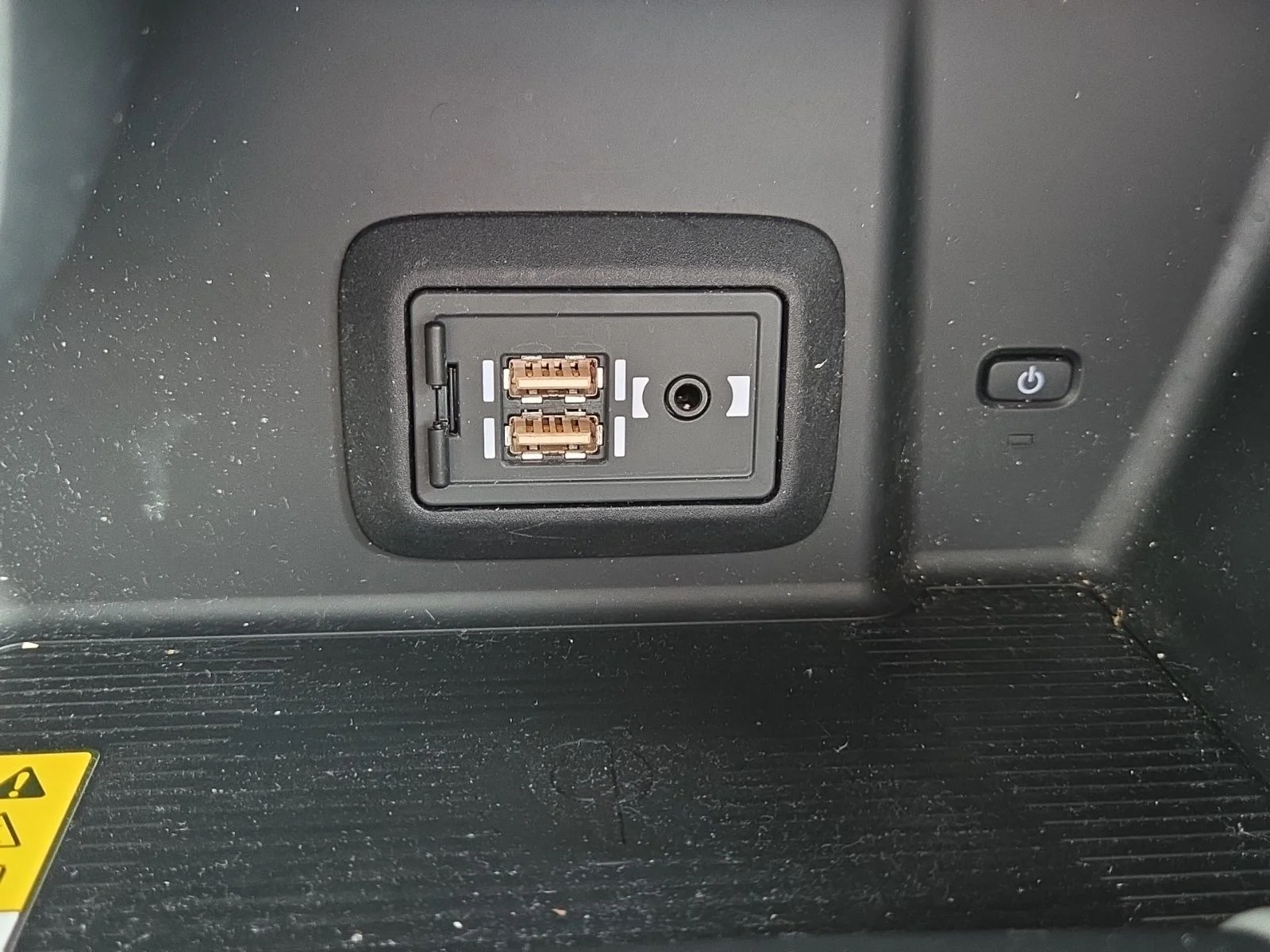 Used 2022  Toyota LE image 21