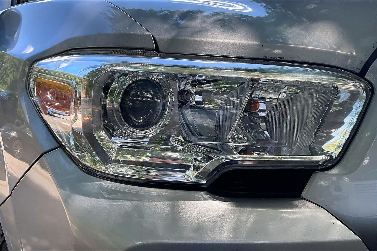Used 2019 Silver Sky Metallic Toyota SR image 26
