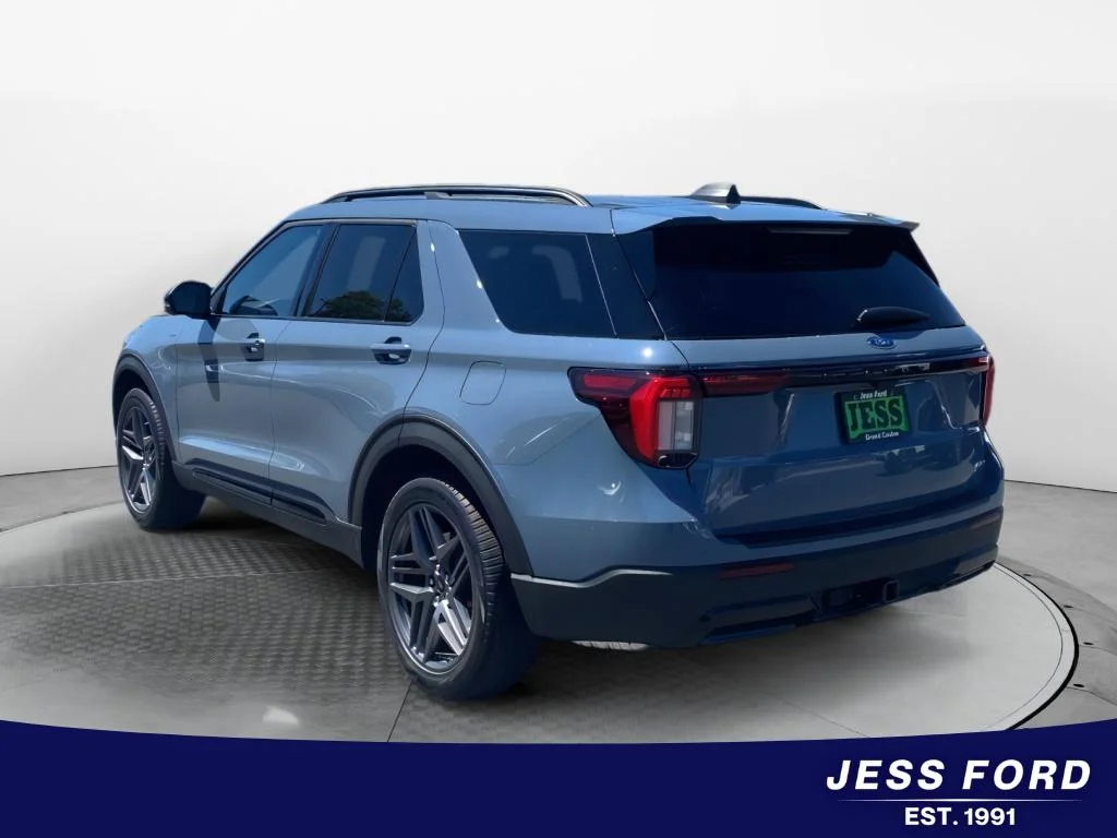 New 2026 Vapor Blue Metallic Ford ST-Line image 3