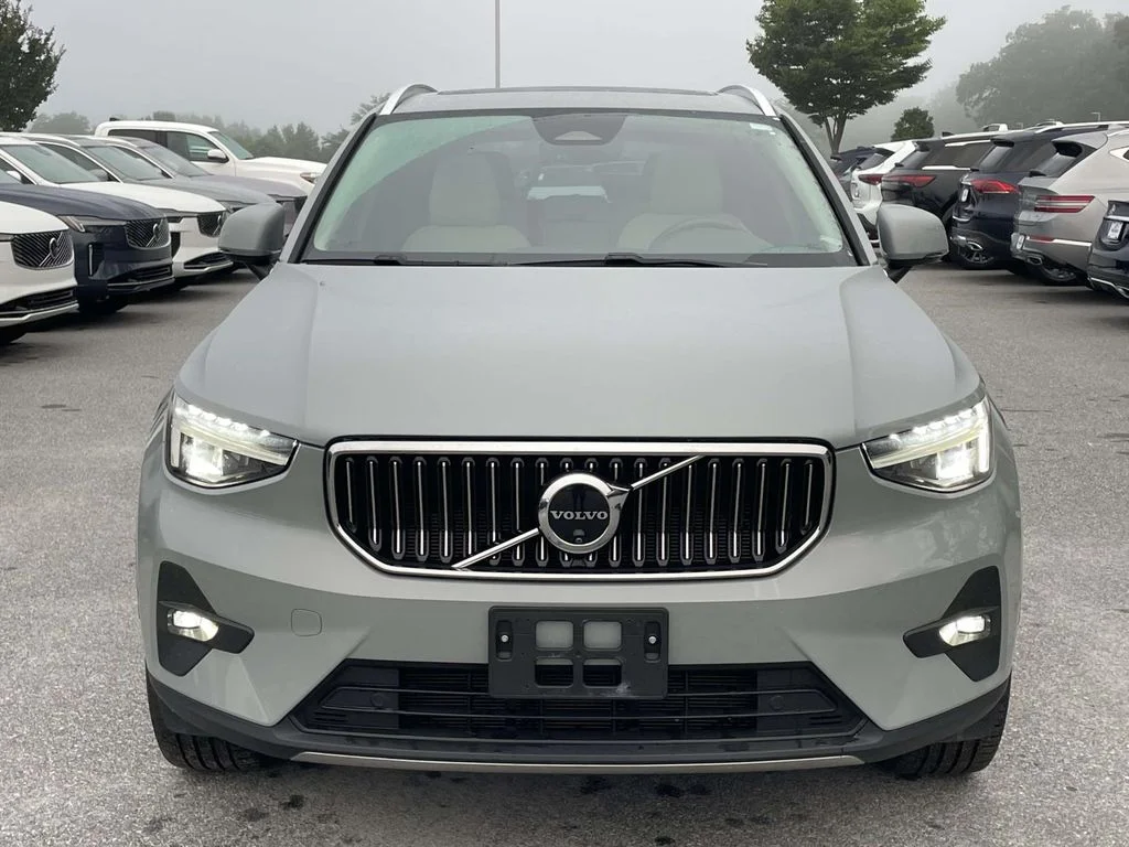 2025 Volvo XC40 Plus - Photo 23
