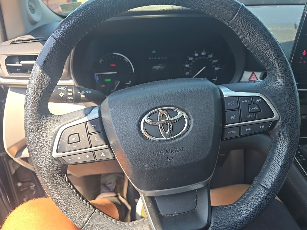 Used 2024  Toyota XLE image 14