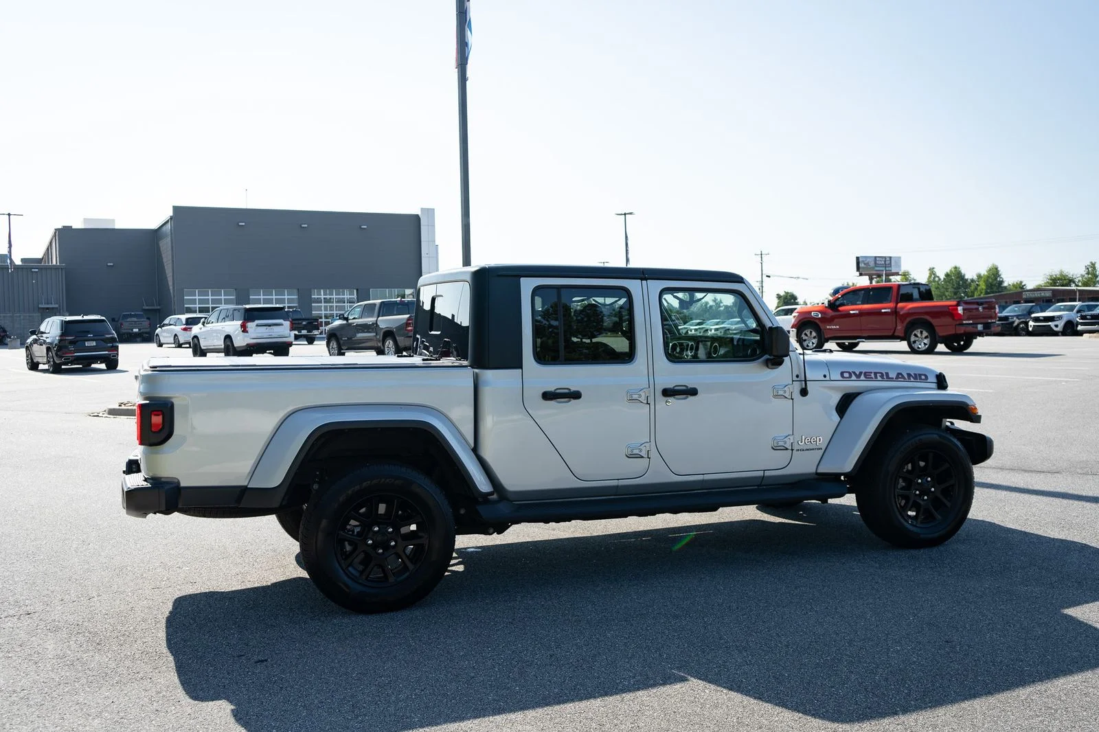 Used 2023 Silver Jeep Overland image 10