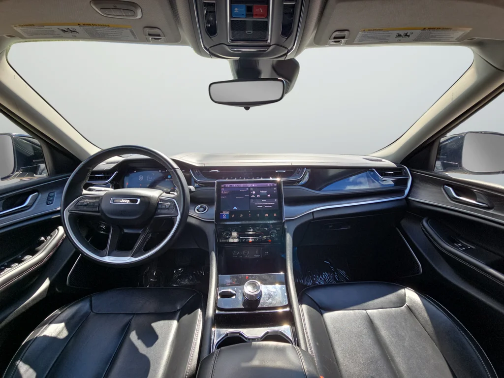 Used 2022 White Jeep Limited image 9