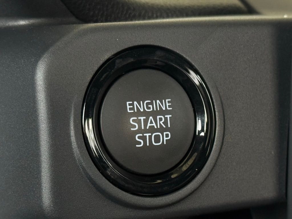 2025 Toyota Tacoma SR5 - Photo 22