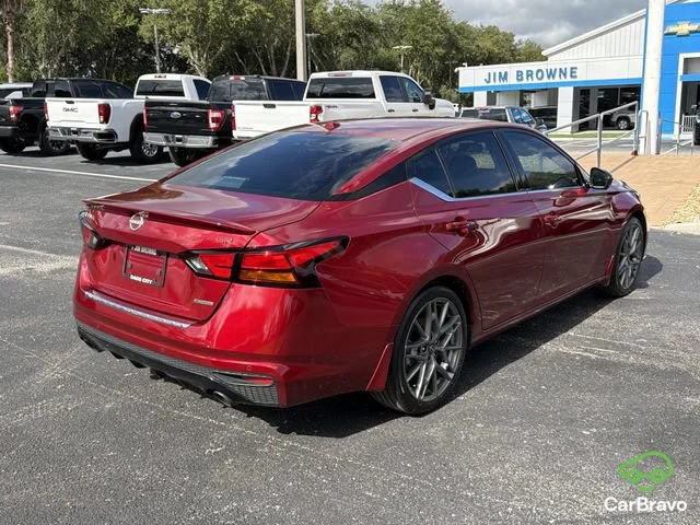 Used 2023 Red Nissan SR VC-Turbo FWD image 4