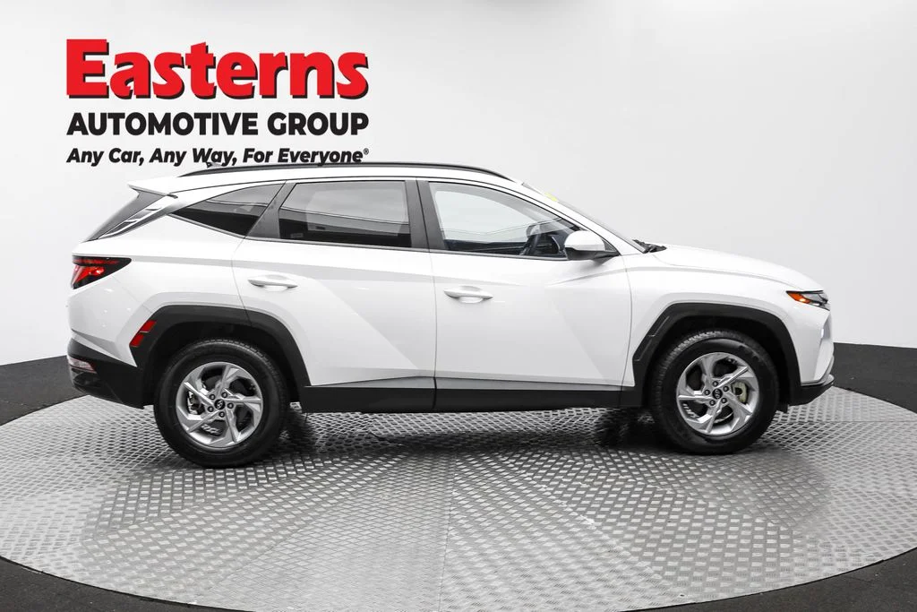 Used 2024 White Hyundai SEL image 4