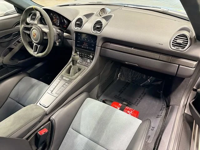 2025 Porsche 718 GT4 RS - Photo 14