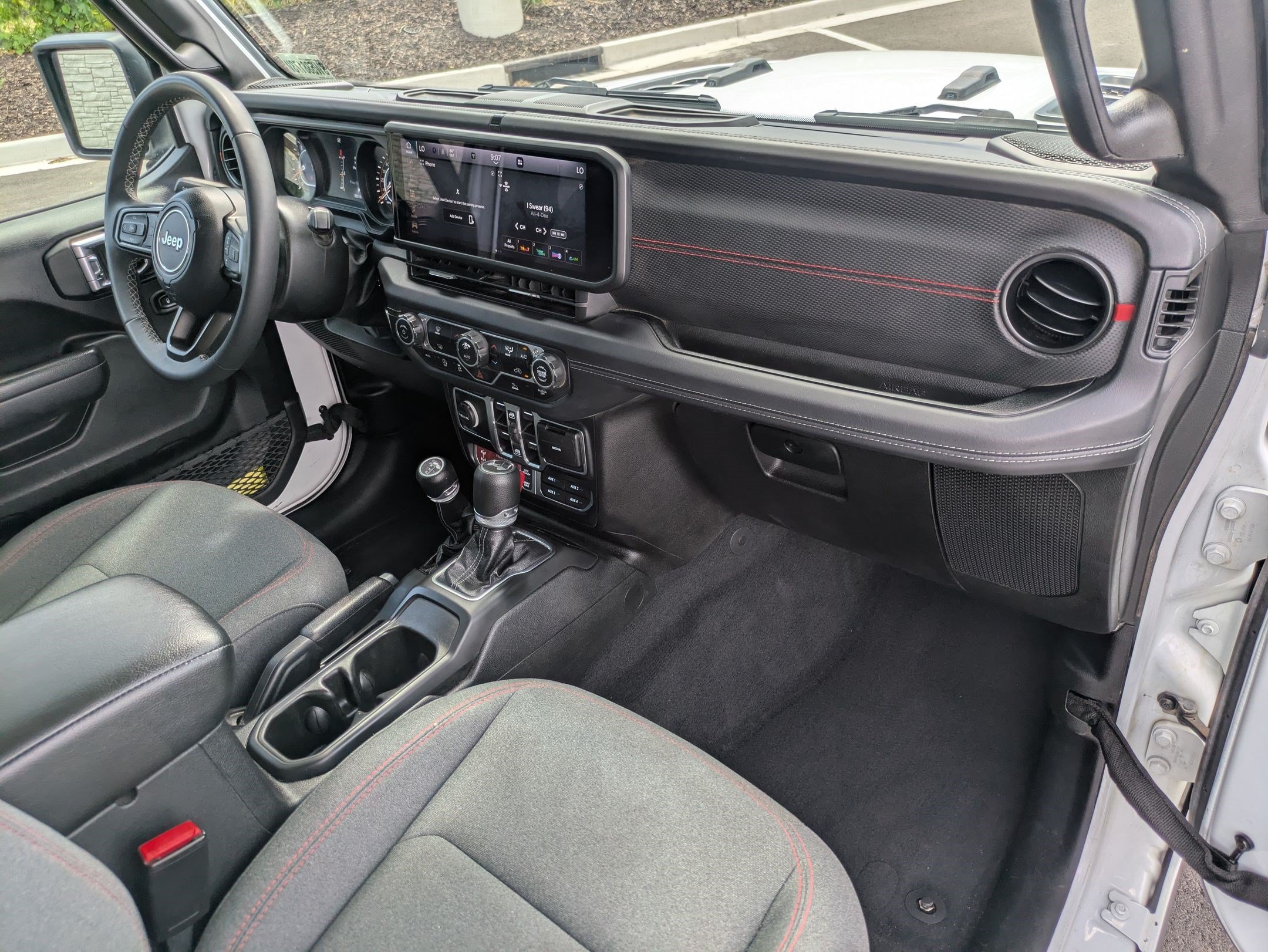 2025 Jeep Wrangler 4-Door Rubicon - Photo 32