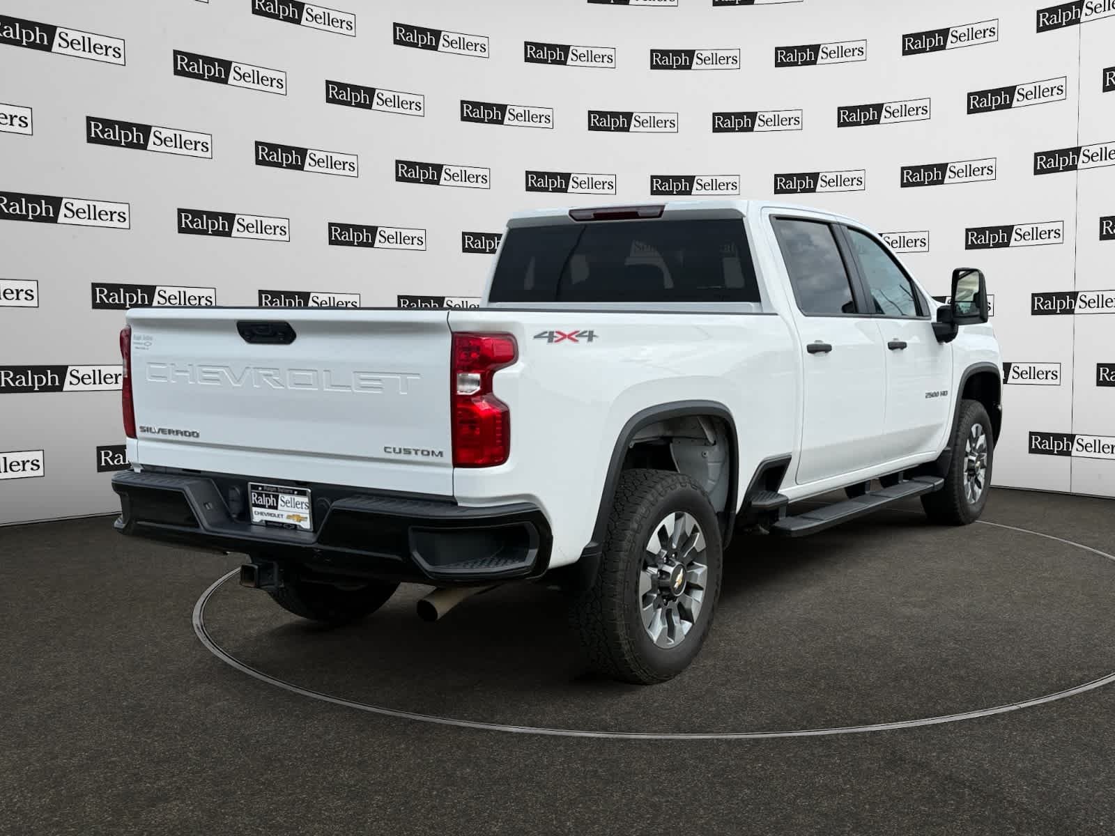 Used 2025 Summit White Chevrolet Custom image 6