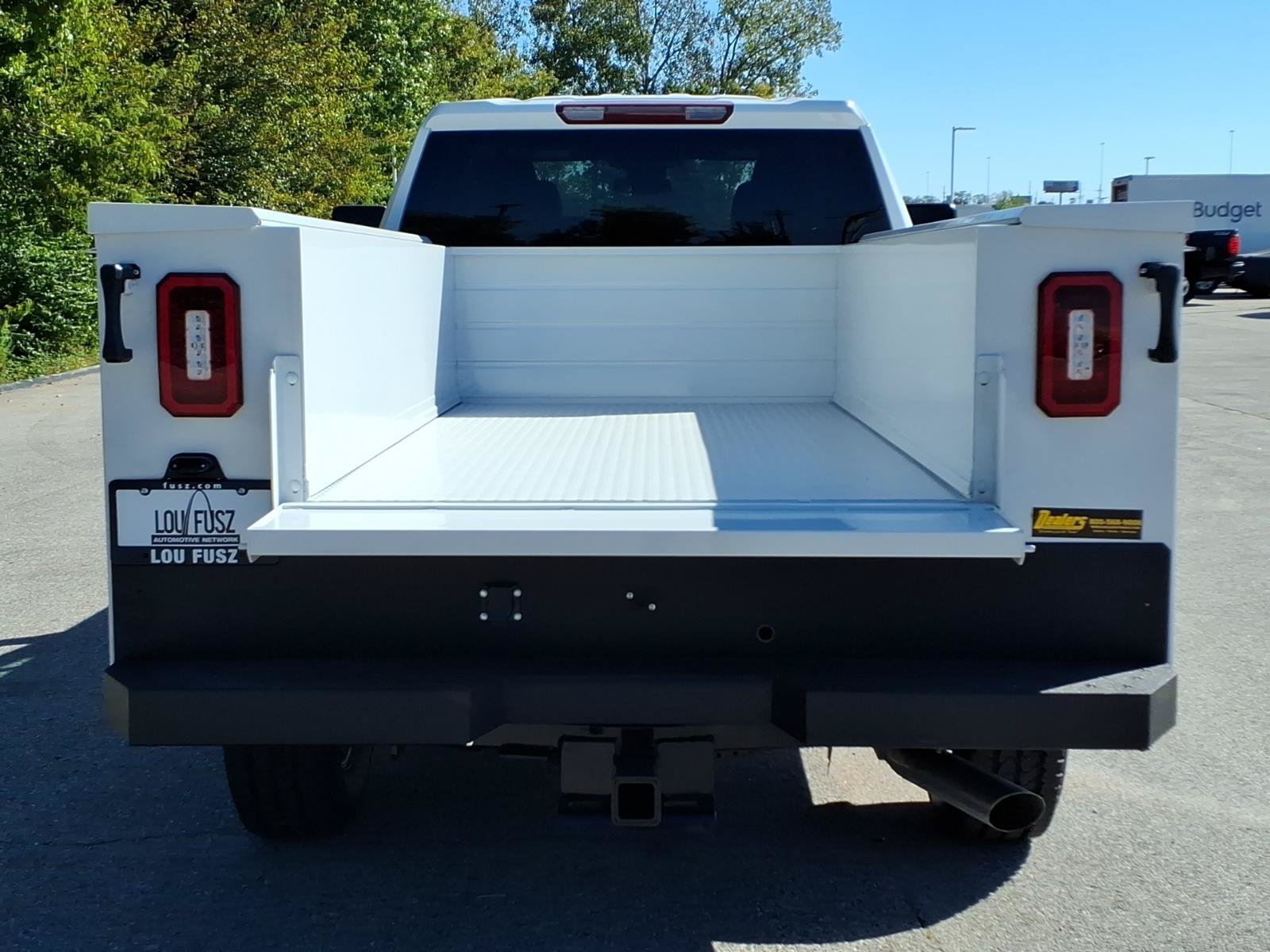 New 2026 Summit White Chevrolet WT image 20