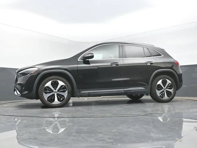Used 2025 Black Mercedes-Benz GLA 250 image 43