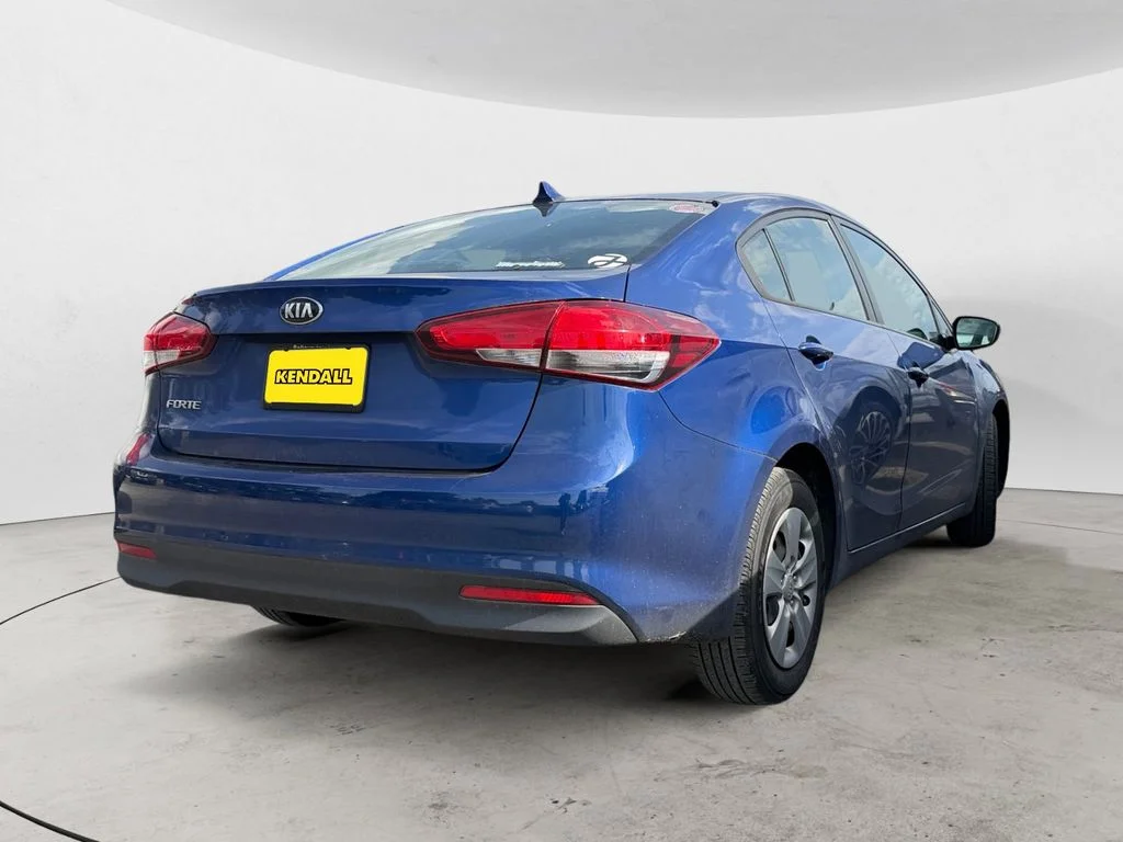Used 2017 Blue Kia LX image 4