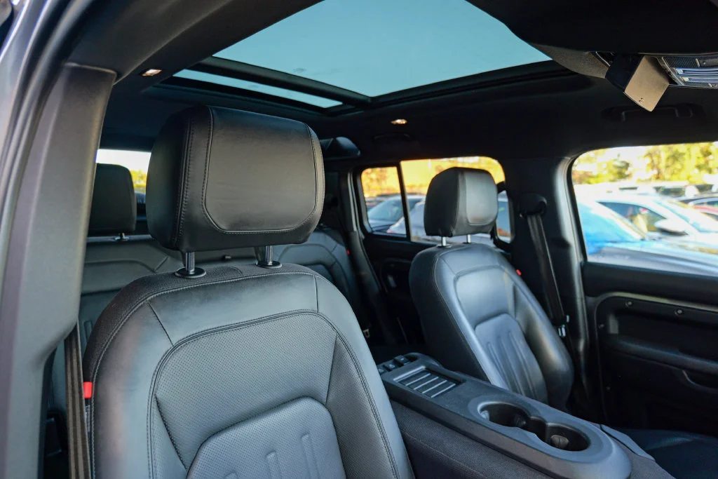Used 2023 Gray Land Rover X image 33