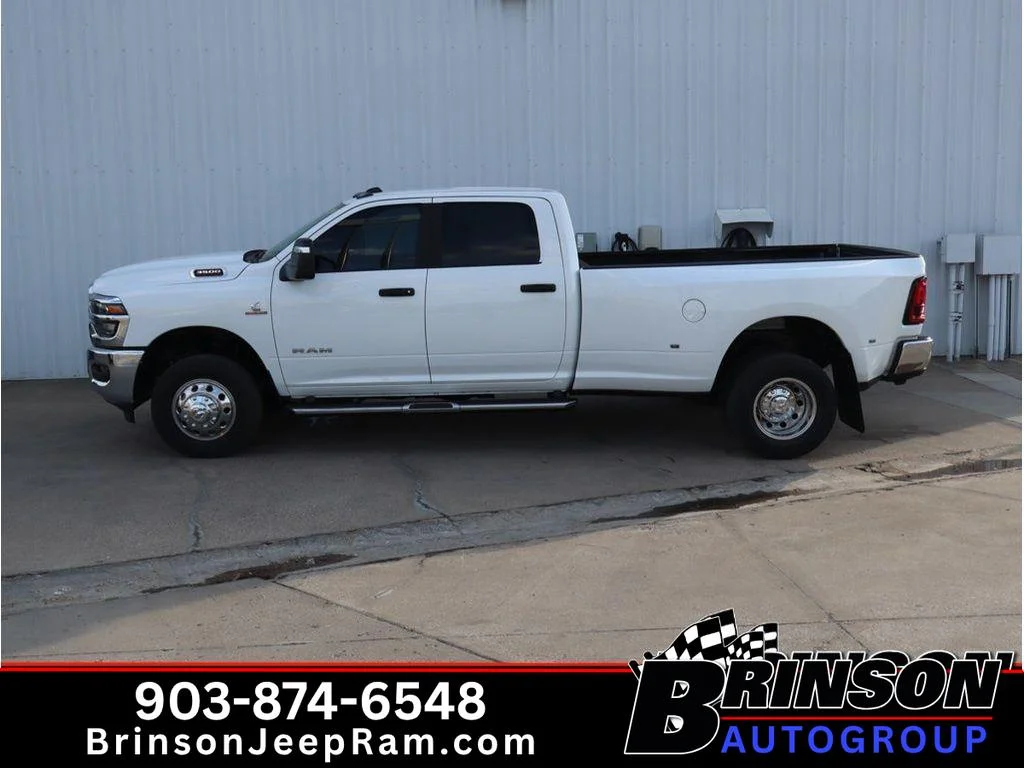 New 2026 Bright White Clear-Coat Exterior Paint RAM Lone Star image 3