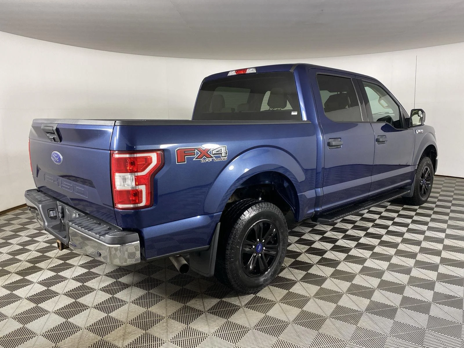 Used 2018 Blue Jeans Ford XLT image 16