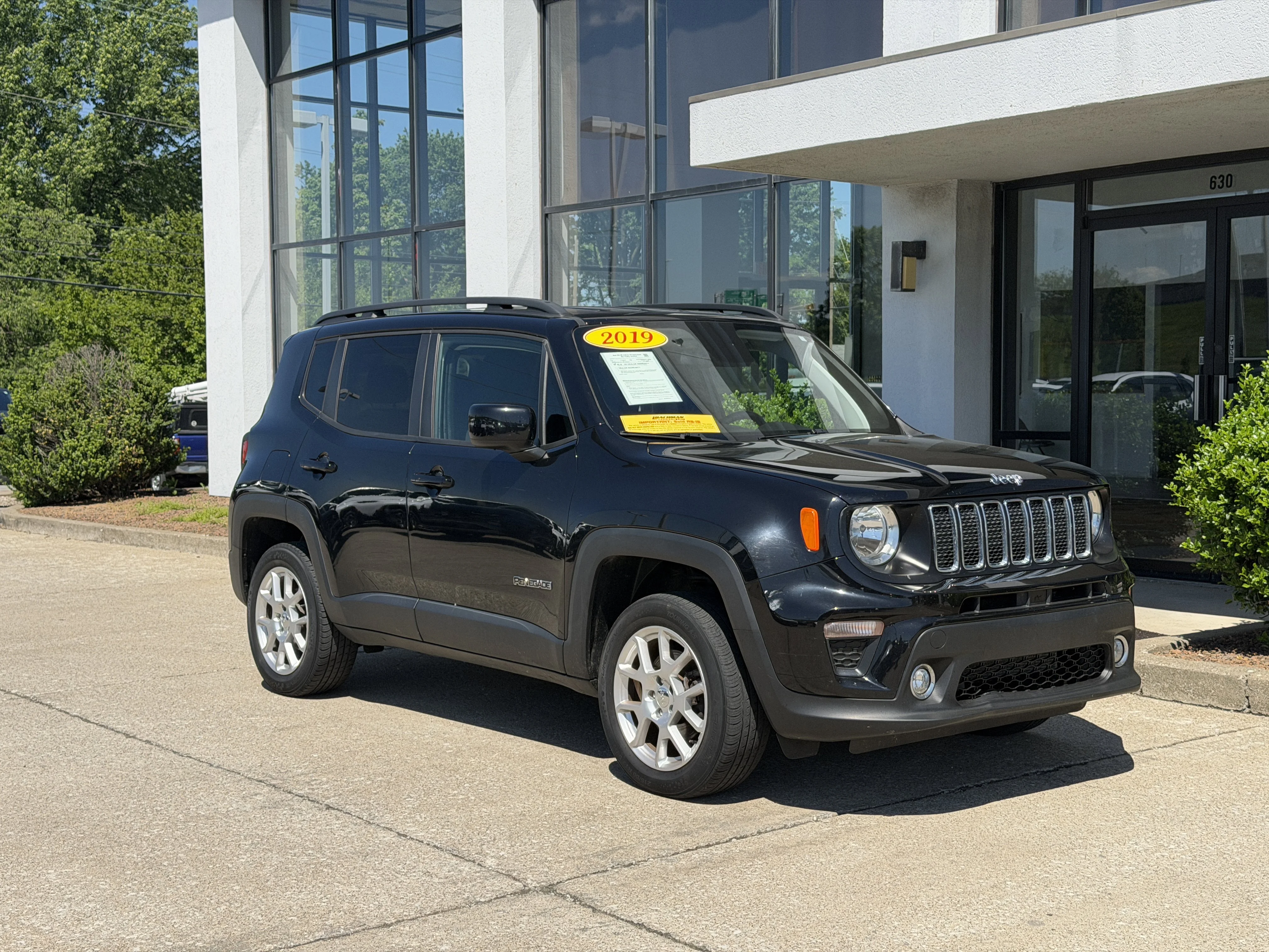 Used 2019 Jeep Renegade Latitude with VIN ZACNJBBB0KPK13800 for sale in Jeffersonville, IN