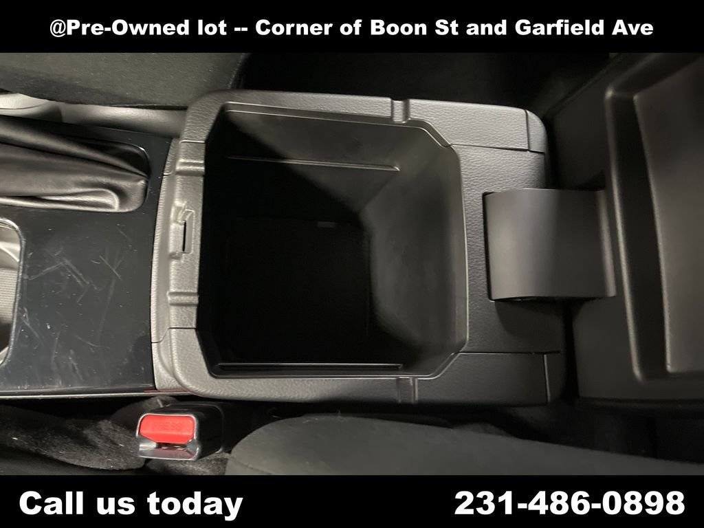 Used 2022  Mitsubishi ES image 25
