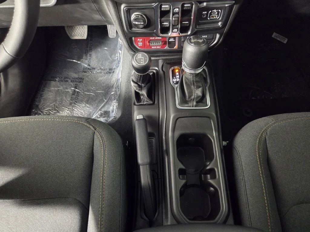 2026 Jeep Wrangler 4-Door Willys - Photo 13
