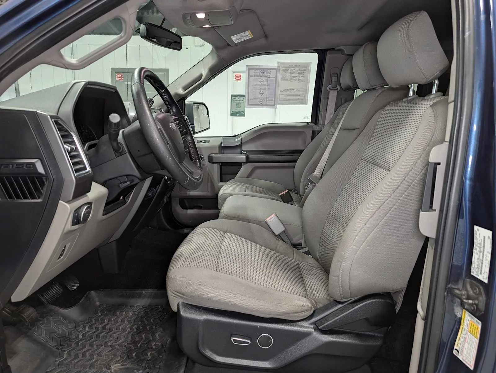 Used 2015 Blue Jeans Metallic Ford XLT image 12