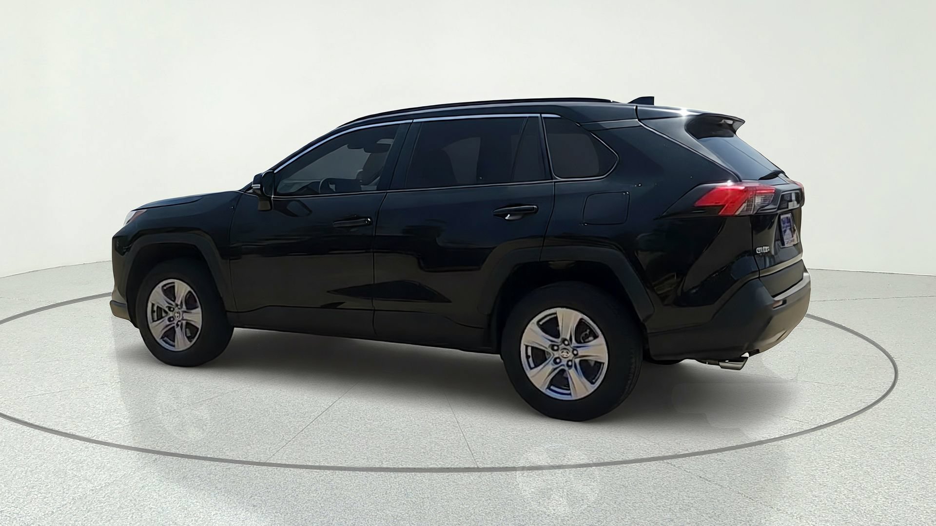 Used 2022 Black Toyota XLE image 5