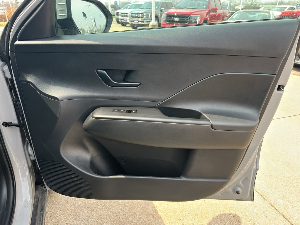 Used 2025 Cyber Gray Metallic Hyundai SEL image 27