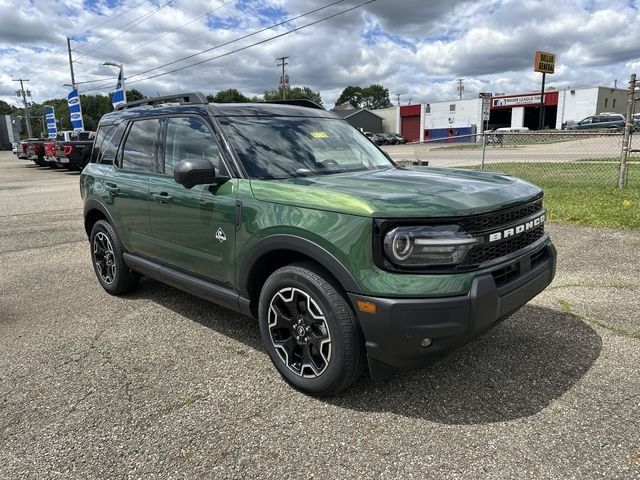 Used 2025 Green Ford Outer Banks image 11
