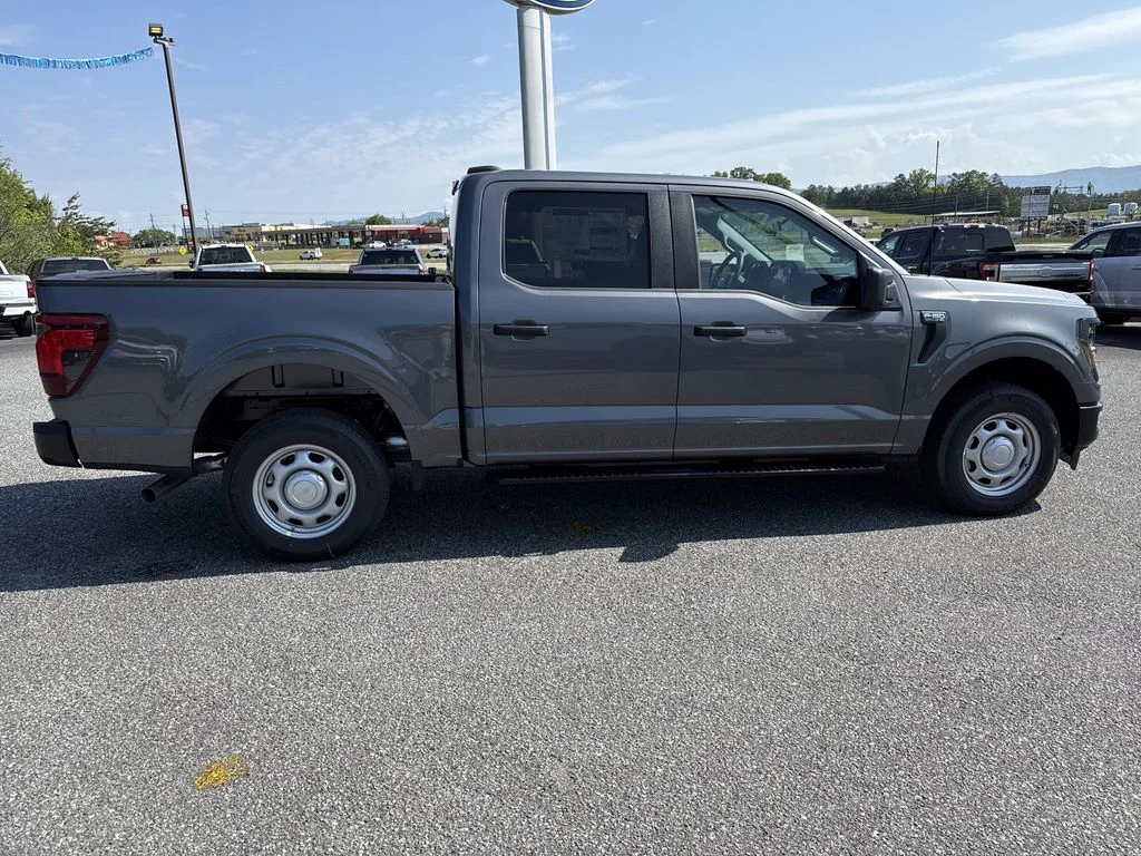 New 2026 Gray Ford XL image 8