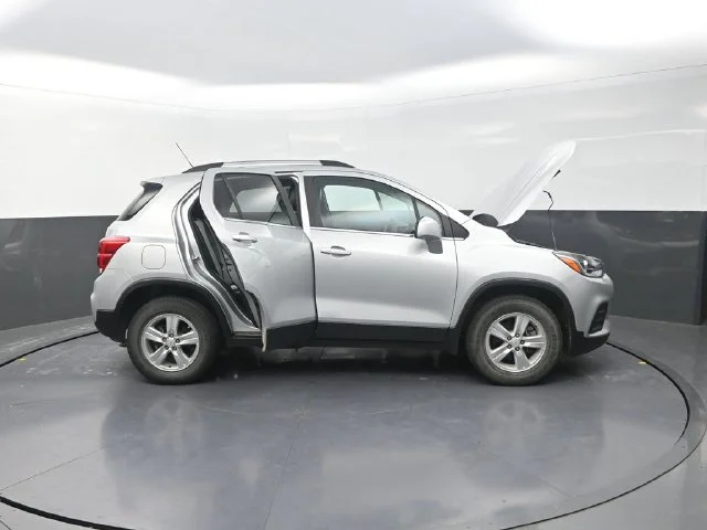 Used 2020 Silver Chevrolet LT image 36
