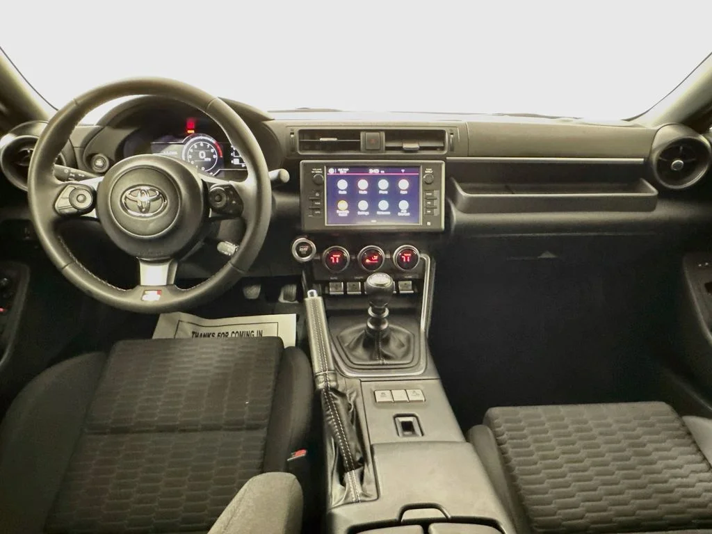 Used 2024  Toyota Base image 25