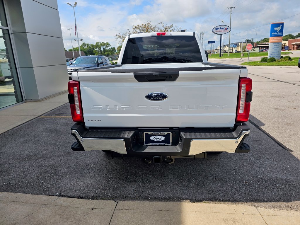 New 2026 Oxford White Ford F-250® XLT image 30