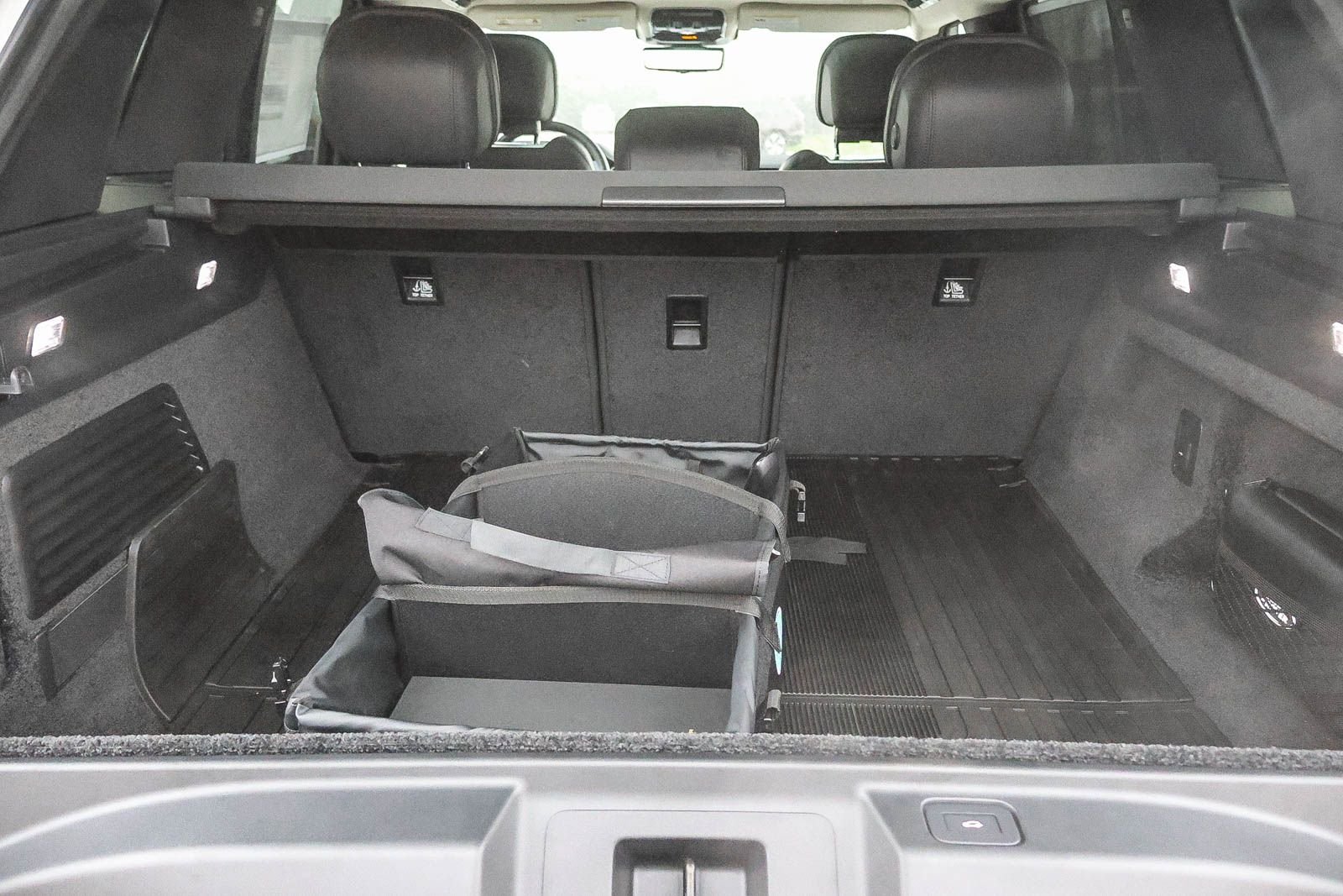 2025 Land Rover Range Rover SE - Photo 35