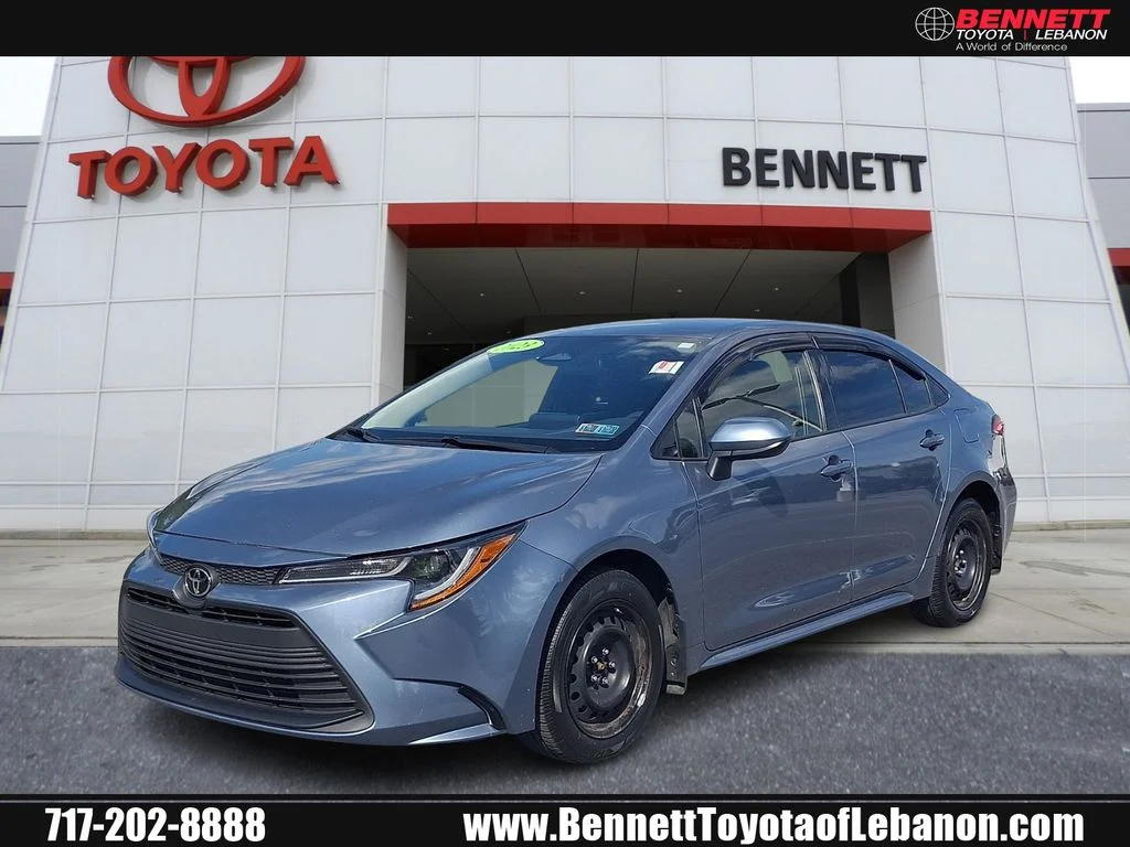 Used 2023  Toyota LE image 1