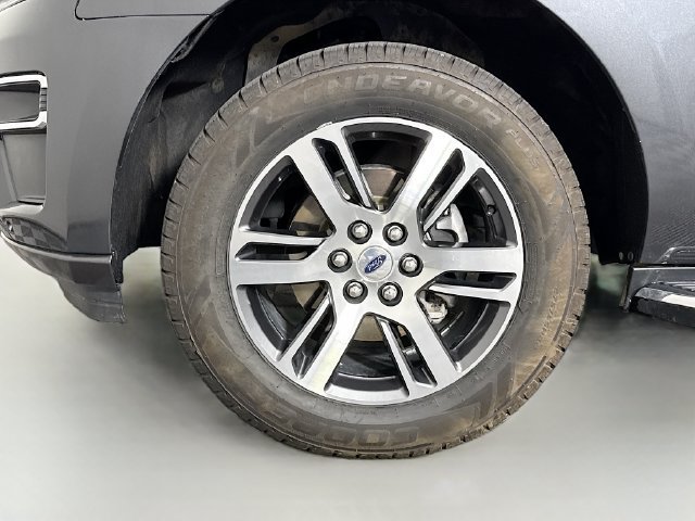 Used 2022  Ford Limited image 33