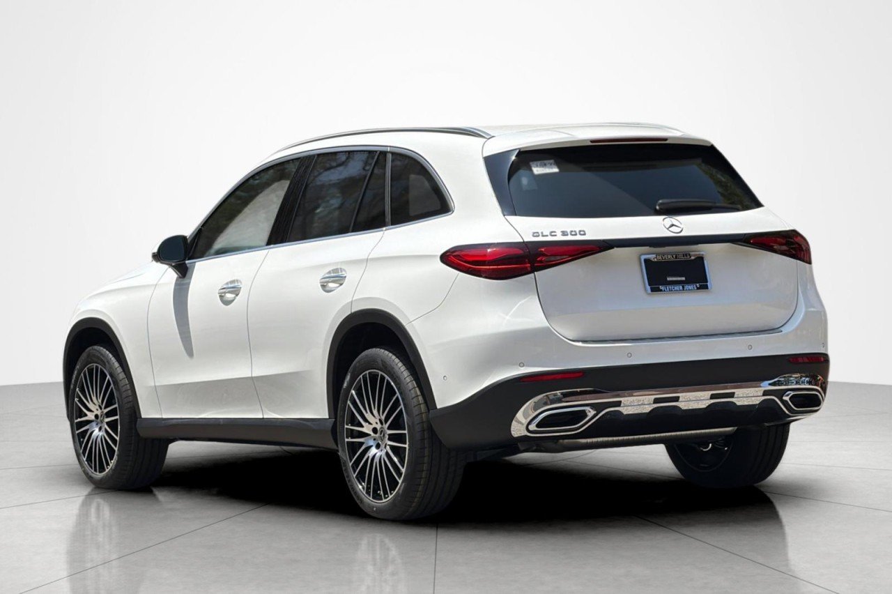 New 2026 Polar White Mercedes-Benz GLC 300 SUV image 3