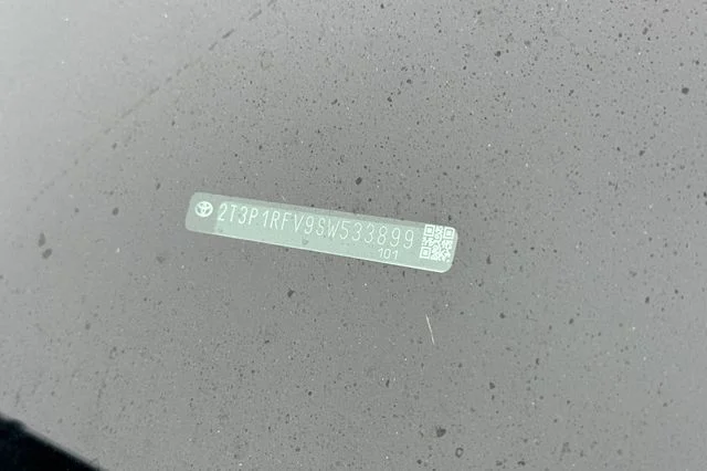 Used 2025 Silver Toyota XLE image 8