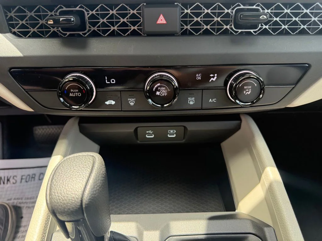 Used 2025 Meteorite Gray Metallic Honda LX image 26