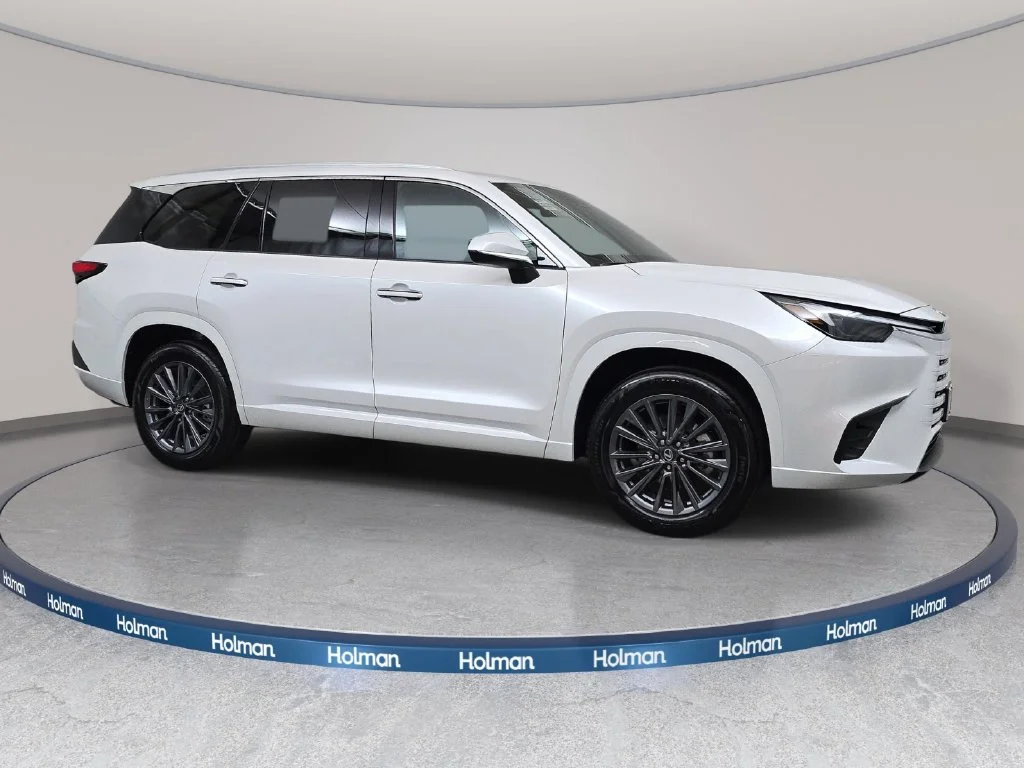 New 2026 Wind Chill Pearl Lexus AWD image 3