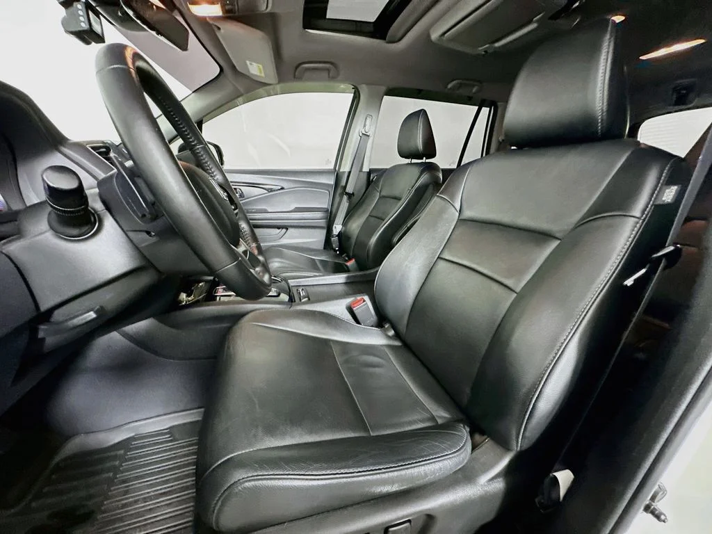Used 2019  Honda Touring image 22