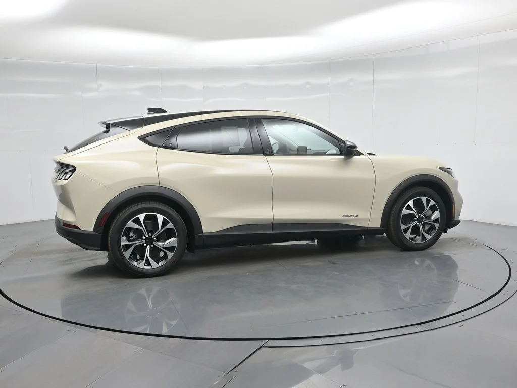 New 2026 Desert Sand Ford Select image 24