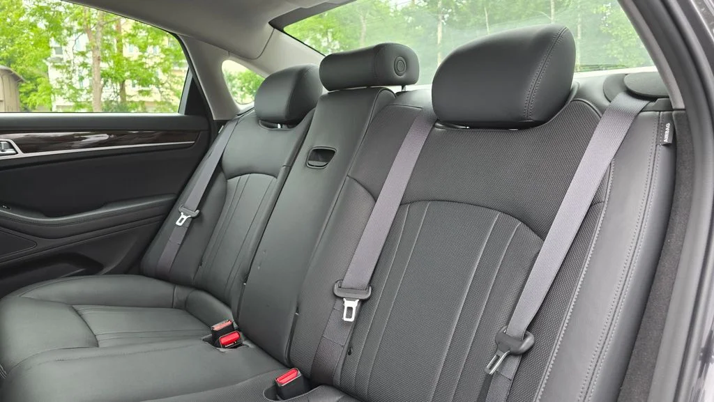Used 2018 Gray Genesis 3.8 image 17