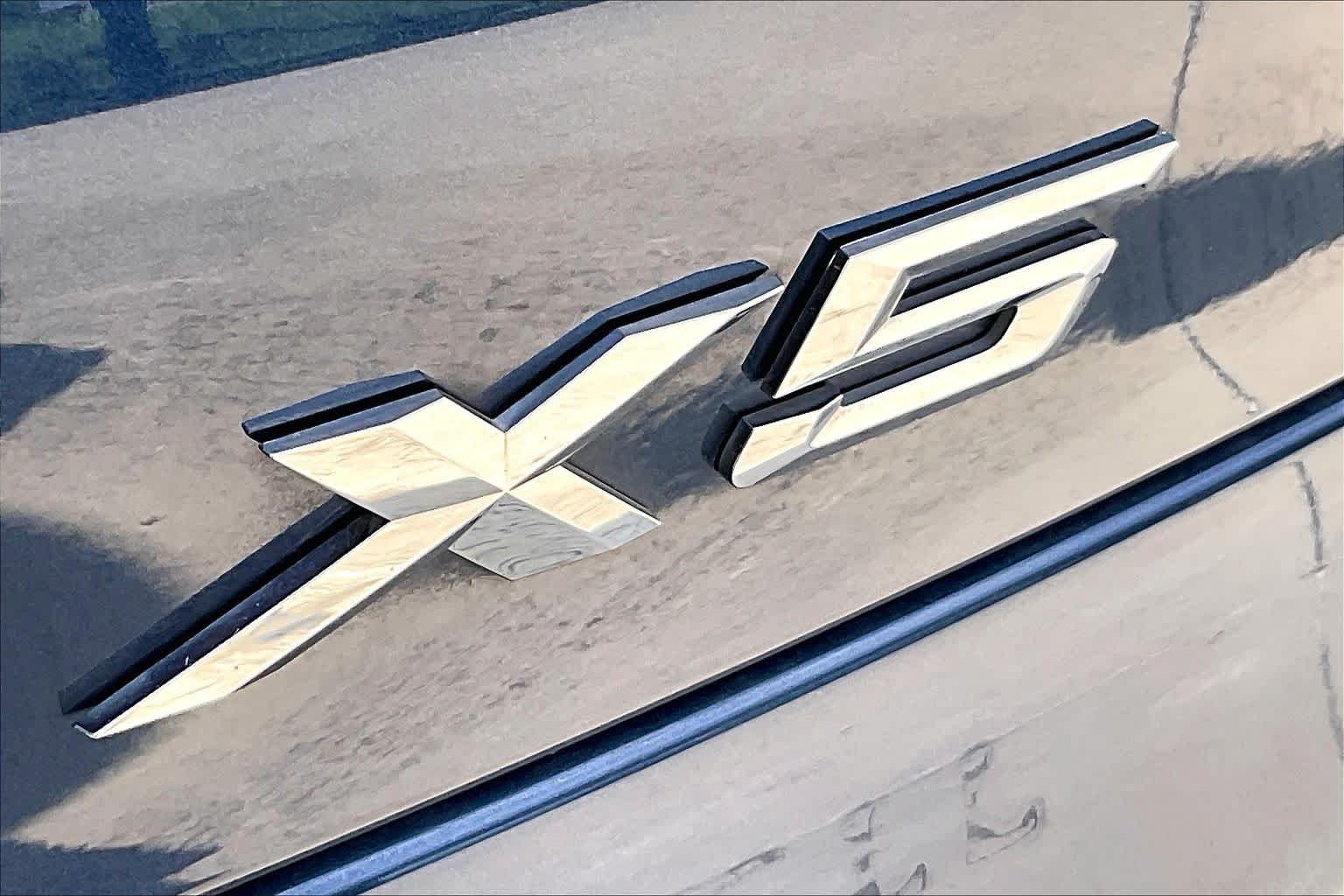 Used 2023 Phytonic Blue Metallic BMW xDrive40i image 31