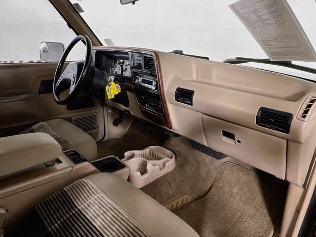 Used 1989 Red Ford  image 30